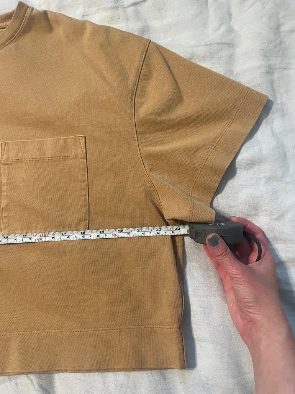 Athleta Short-Sleeve Oversized Boxy Crew Neck Pocket T Shirt in Camel/Tan Sz S - Picture 8 of 9